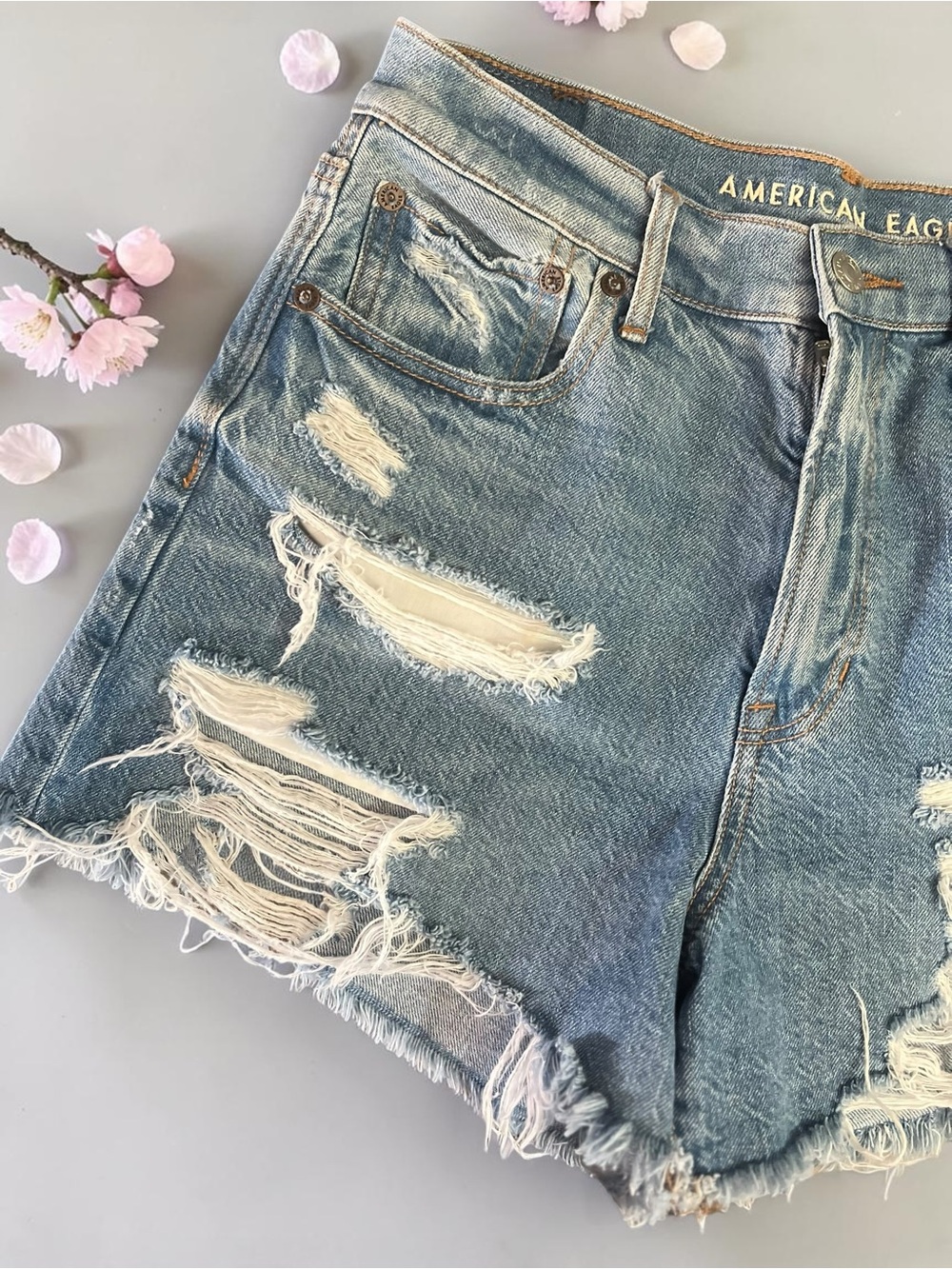 American Eagle Highest Rise 90’s Boyfriend distressed Jeans Shorts - Picture 6 of 16